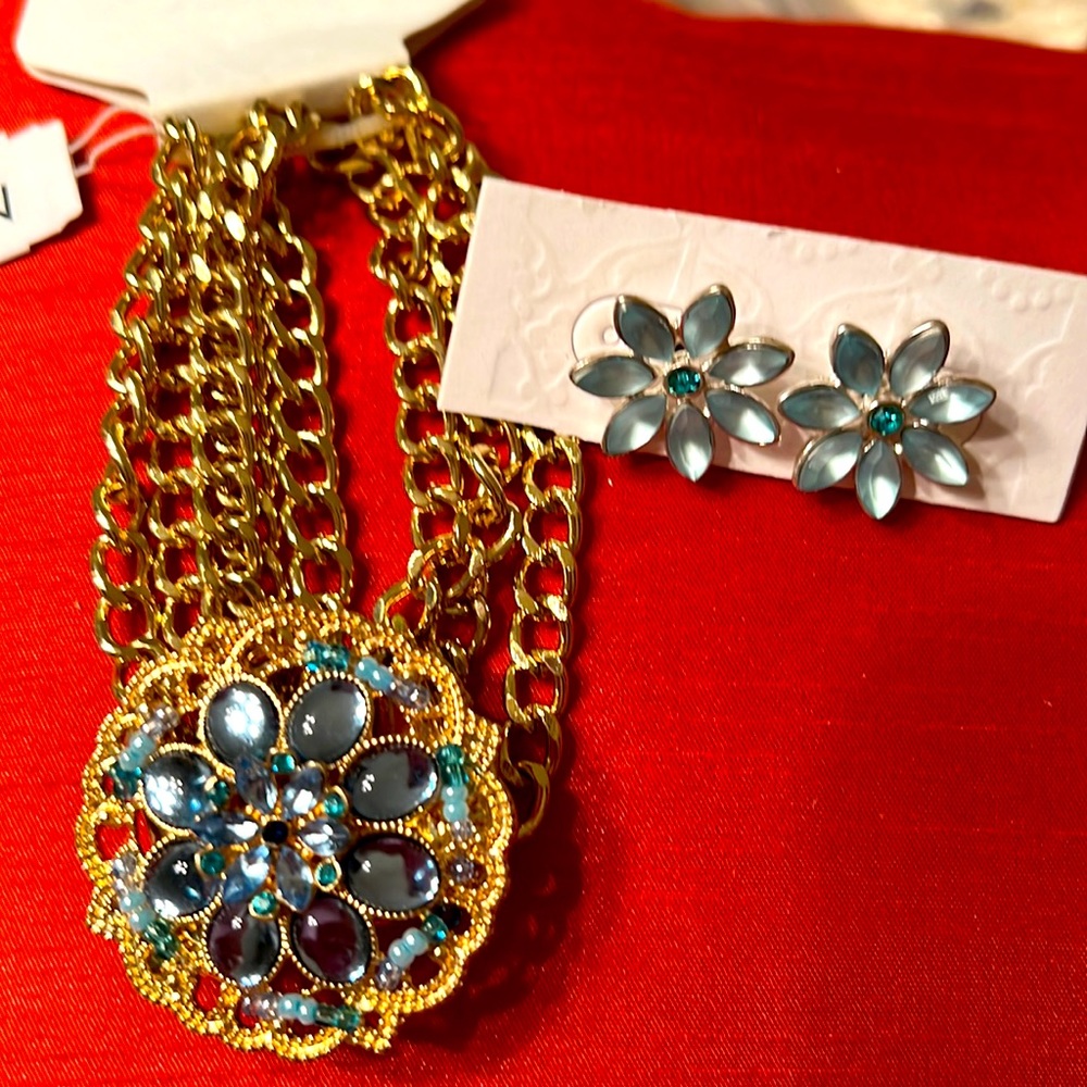 New Directions bracelet and earrings set